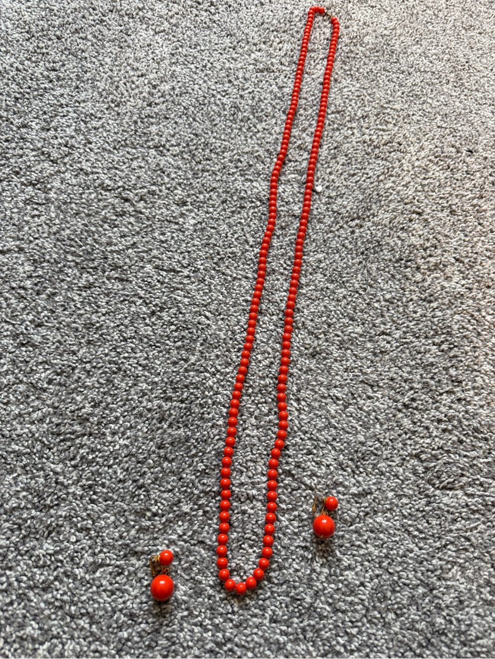 Red Beaded Necklace and clip on Earrings Set summer vintage mid-century